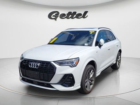 Used 2024 Audi Q3 2.0T Premium w/ Convenience Package AWD/4WD image 2