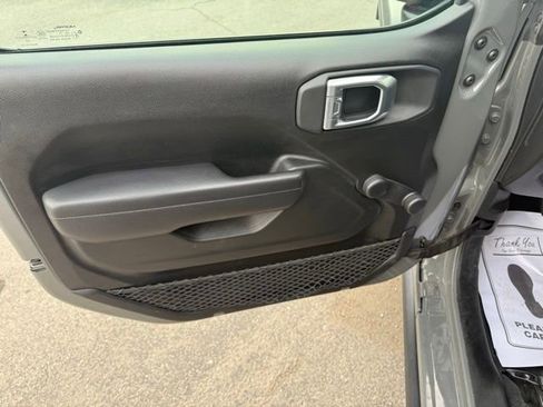 Used 2022 Jeep Wrangler Unlimited Sport image 13