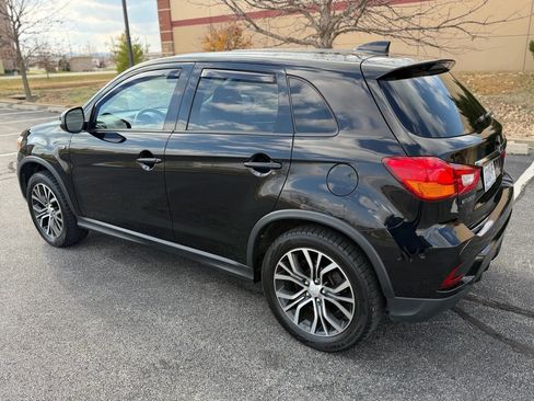 Used 2018 Mitsubishi Outlander Sport LE image 3