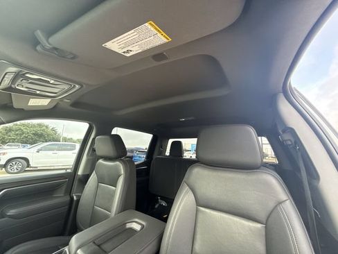 Certified 2025 GMC Sierra 1500 SLT RWD image 19