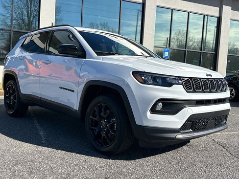 New 2026 Jeep Compass Latitude image 3