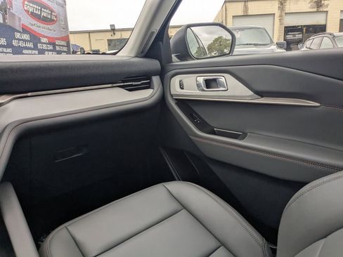 New 2026 Ford Explorer Active RWD image 17
