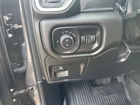 Used 2019 RAM 1500 Big Horn image 16