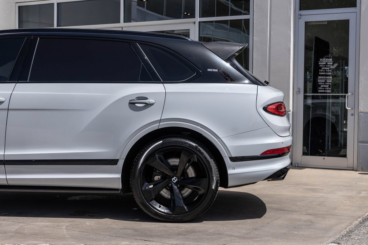 Certified 2023 Bentley Bentayga Extended Wheelbase AWD/4WD image 19