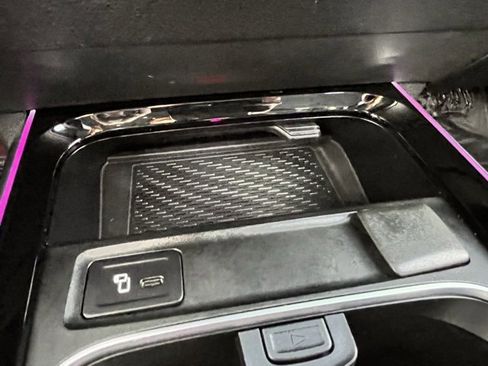 Used 2022 Mercedes-Benz EQB 350 4MATIC image 21