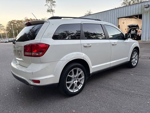 Used 2012 Dodge Journey SXT w/ Flexible Seating Group image 22