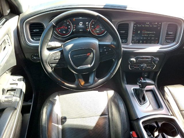 Used 2022 Dodge Charger SXT w/ Plus Group RWD image 11