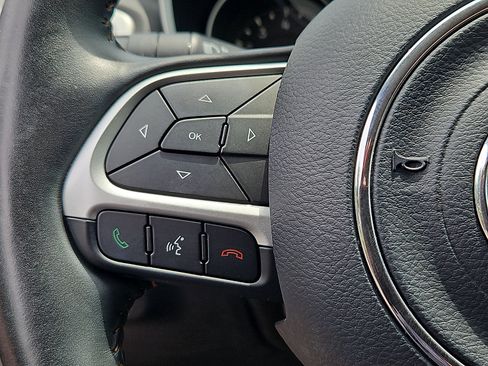 Used 2018 Jeep Compass Latitude w/ Popular Equipment Group AWD/4WD image 22