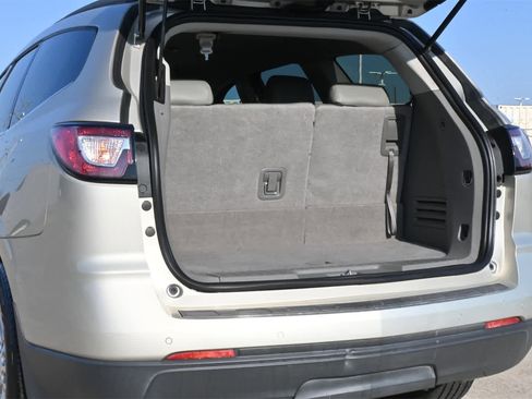 Used 2014 Chevrolet Traverse LT image 19