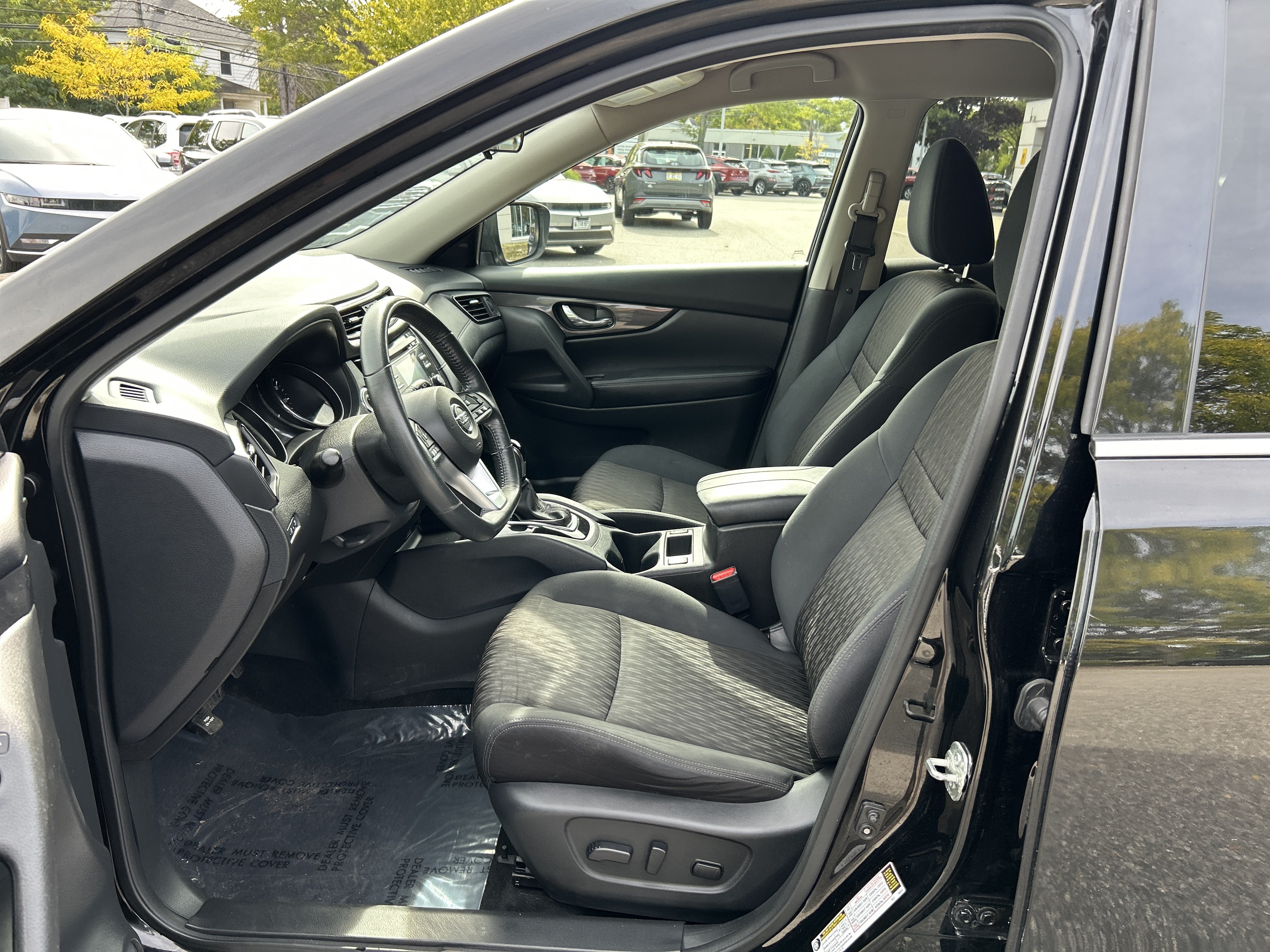 Used 2017 Nissan Rogue SV w/ Midnight Edition AWD/4WD image 14