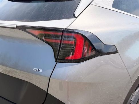 New 2026 Kia Sportage LX AWD/4WD image 11
