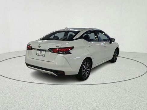 Used 2023 Nissan Versa SV image 3