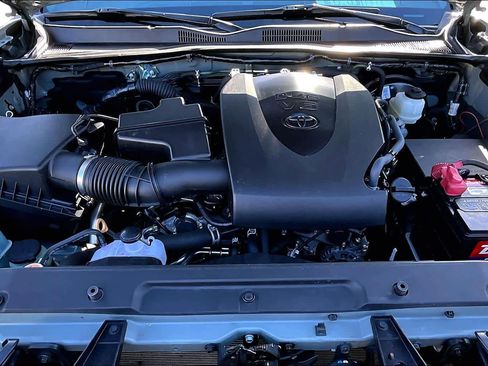 Used 2023 Toyota Tacoma TRD Sport w/ Advanced Technology Package image 31