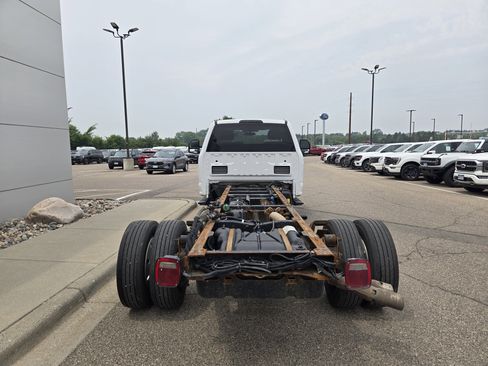 Used 2018 Ford F550 2WD Regular Cab Super Duty image 6