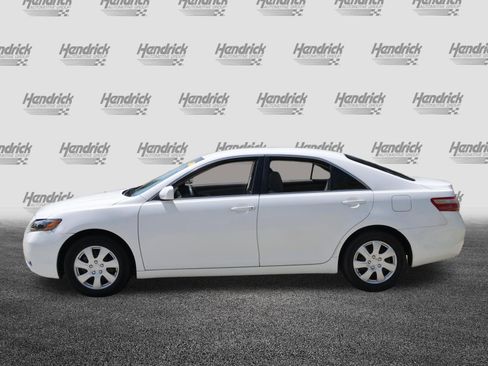 Used 2009 Toyota Camry LE FWD image 6