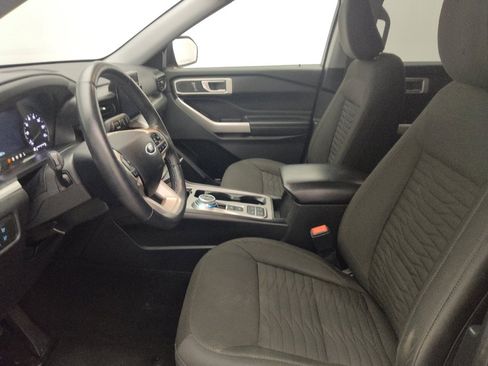 Used 2021 Ford Explorer XLT RWD image 17
