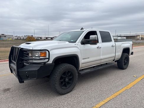 Used 2019 GMC Sierra 2500 SLT w/ Duramax Plus Package image 1