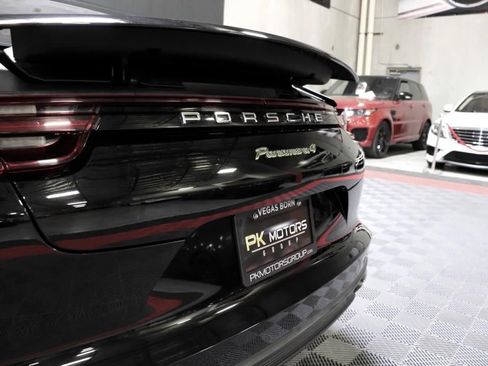 Used 2018 Porsche Panamera 4 image 5