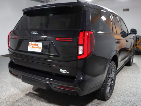Used 2025 Ford Expedition Platinum w/ Stealth Performance Package AWD/4WD image 7