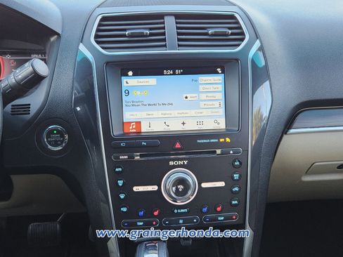 Used 2017 Ford Explorer Limited w/ Class II Trailer Tow Package image 15