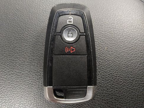 Used 2018 Ford Explorer XLT FWD image 32