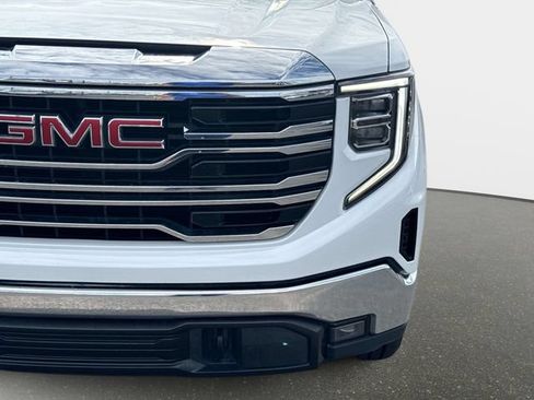 Used 2023 GMC Sierra 1500 SLT w/ SLT Premium Package AWD/4WD image 9