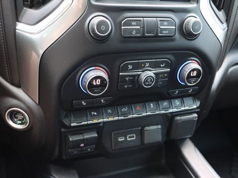 Used 2021 Chevrolet Silverado 1500 LT Trail Boss w/ Convenience Package II AWD/4WD image 18