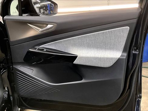 Used 2023 Volkswagen ID.4 Pro image 25