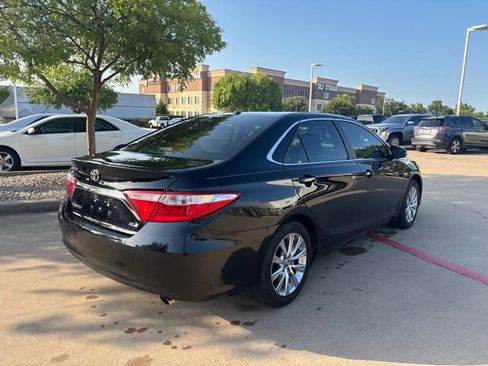 Used 2016 Toyota Camry XLE w/ Moonroof Package FWD image 5