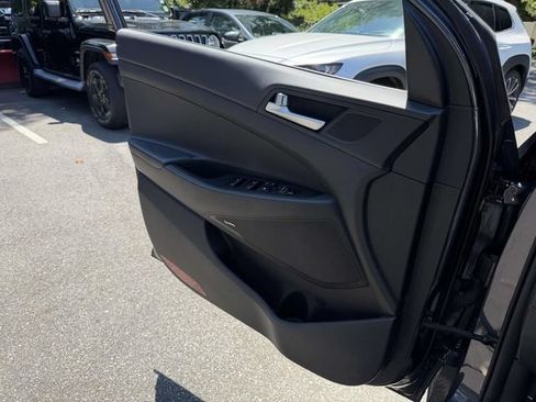 Used 2021 Hyundai Tucson Limited AWD/4WD image 19