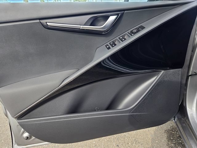 New 2026 Kia Niro EX FWD image 9