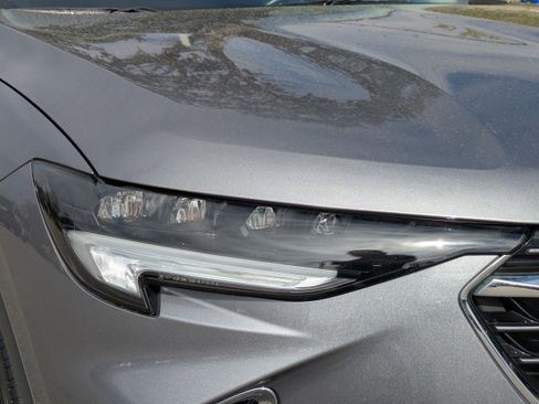 Used 2022 Buick Envision Essence w/ Technology Package I image 10