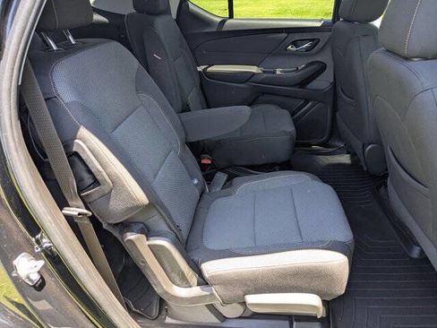 Used 2020 Chevrolet Traverse LT FWD image 33