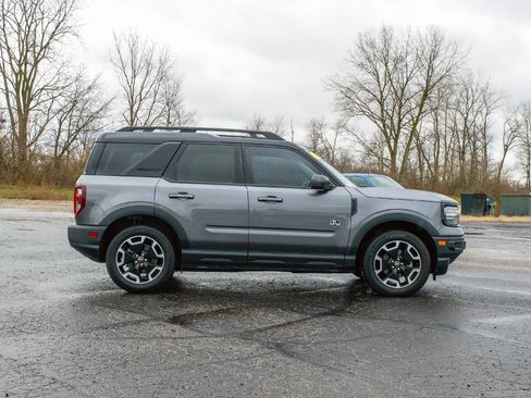 Used 2023 Ford Bronco Sport Outer Banks w/ Tech Package image 3