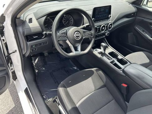Used 2025 Nissan Sentra SV FWD image 16