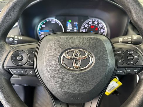 Certified 2022 Toyota RAV4 LE AWD/4WD image 21