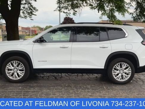 Used 2024 GMC Acadia Elevation w/ Luxury Package FWD image 5