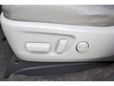 Used 2016 Toyota Sienna XLE Premium FWD image 29