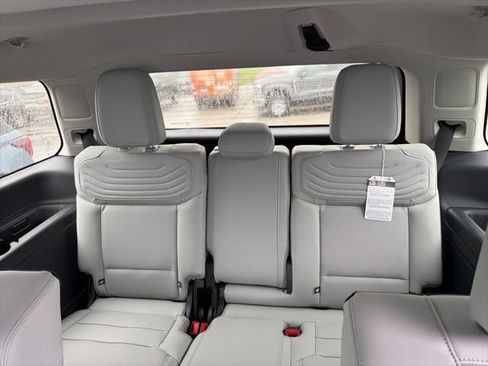 New 2025 Ford Expedition Platinum w/ Platinum Ultimate Package AWD/4WD image 38