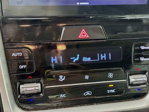 Used 2021 Kia Sorento EX image 16