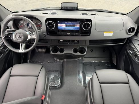 New 2026 Mercedes-Benz Sprinter 2500 image 4