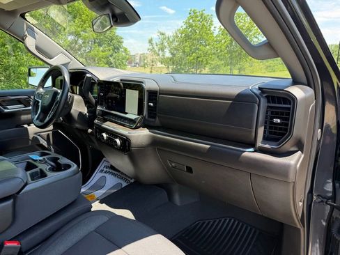 Used 2024 Chevrolet Silverado 1500 LT AWD/4WD image 22