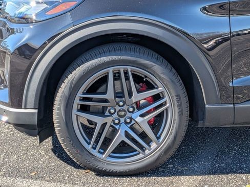 Used 2025 Ford Explorer ST-Line w/ Premium Package image 12