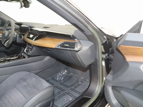 Used 2023 Audi e-tron GT Premium Plus image 52