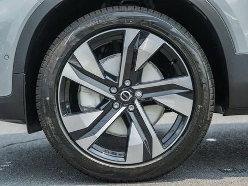 New 2026 Volvo XC40 B5 Ultra w/ Protection Package Premier AWD/4WD image 18