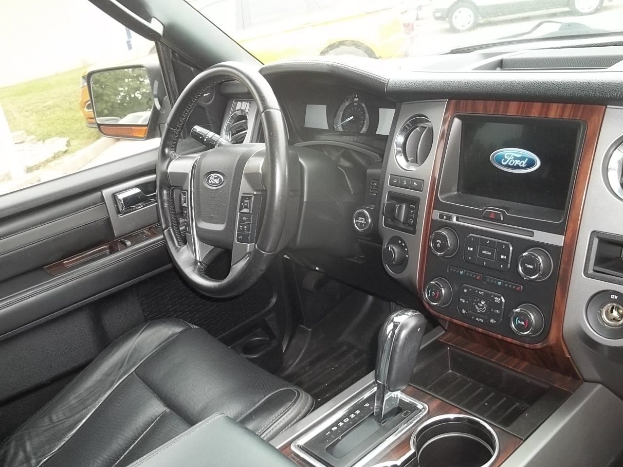Used 2017 Ford Expedition Max Platinum AWD/4WD image 5