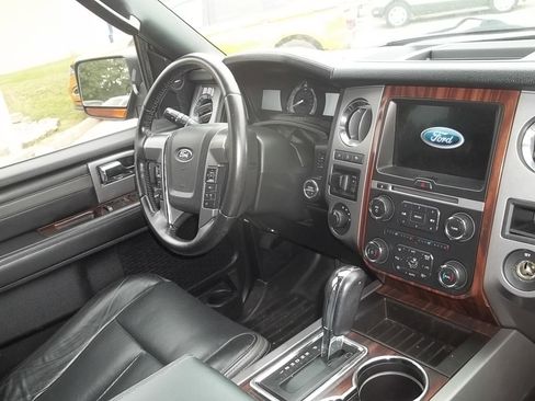 Used 2017 Ford Expedition Max Platinum AWD/4WD image 5