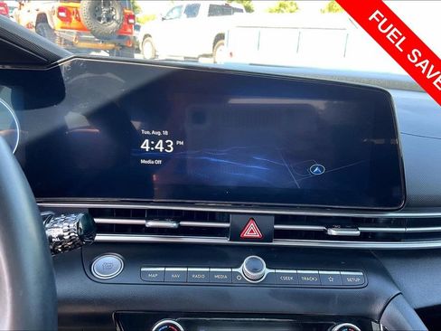 Used 2025 Hyundai Elantra SEL FWD image 33