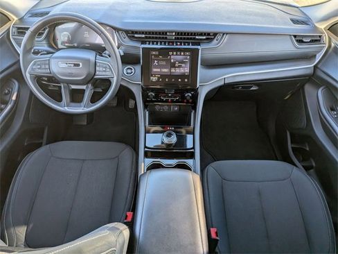 Used 2023 Jeep Grand Cherokee L Laredo image 26