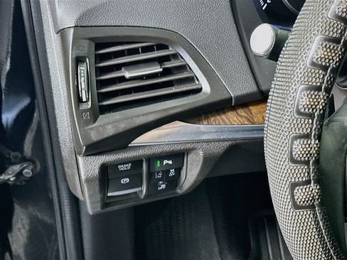 Used 2020 Acura MDX w/ Technology Package FWD image 16